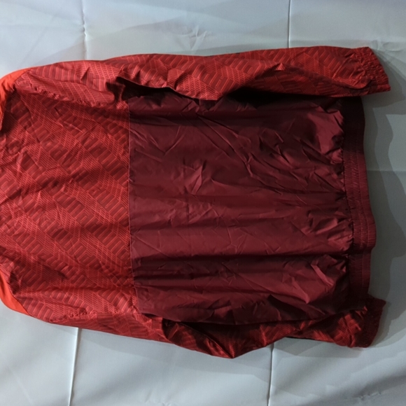 BNWT PUMA FULL ZIPPER Windbreaker Small Red - Picture 7 of 8